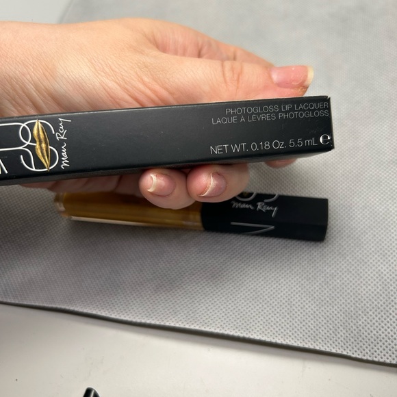 NEW never used Nars Photogloss Lip Lacquer 5689
Muse Lipstick - Picture 3 of 4